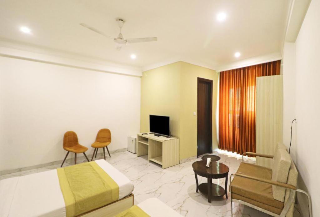 Hotel Almora Sky Near By Delhi International Airport With - Free Airport Pickup And Drop New Delhi Exterior photo