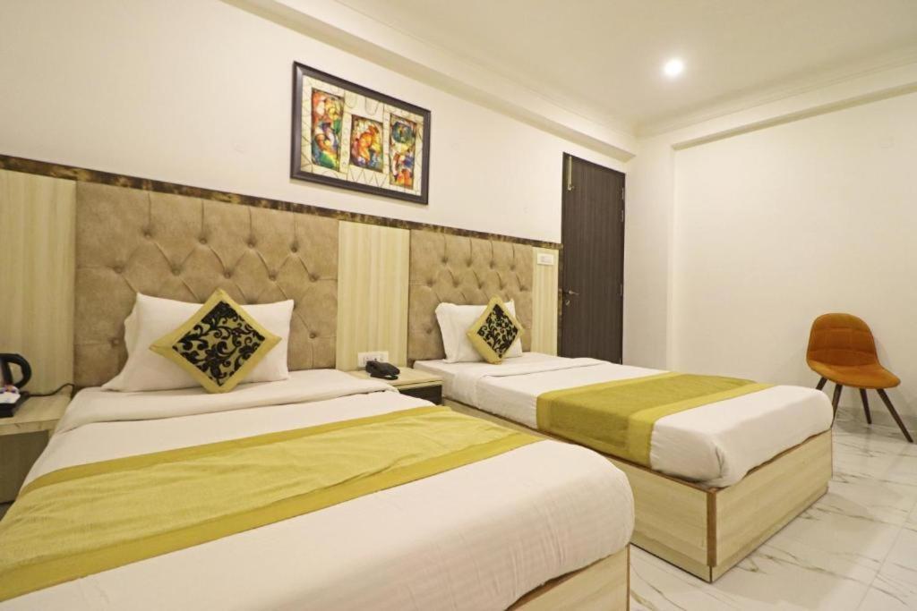 Hotel Almora Sky Near By Delhi International Airport With - Free Airport Pickup And Drop New Delhi Exterior photo