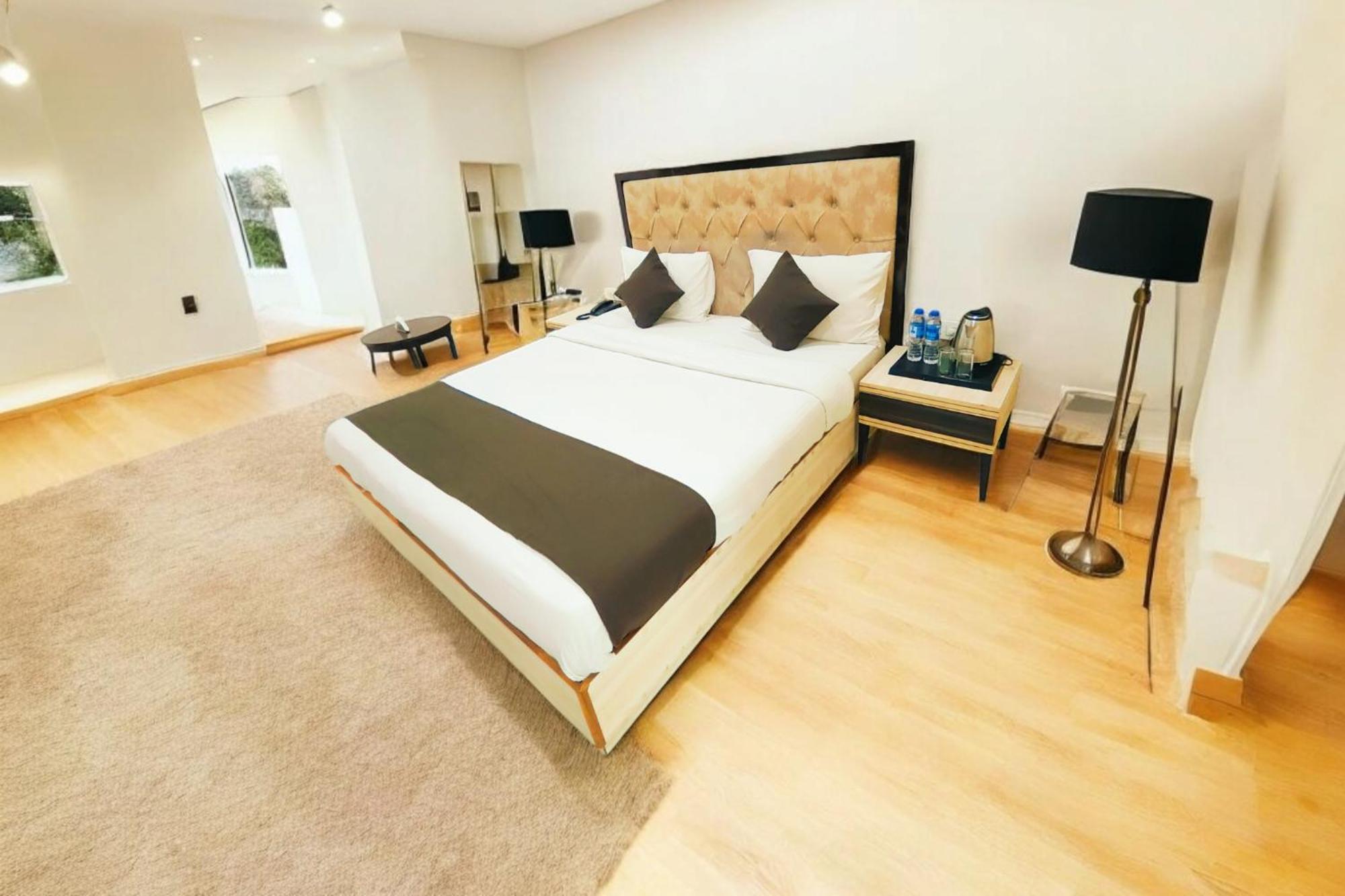 Hotel Almora Sky Near By Delhi International Airport With - Free Airport Pickup And Drop New Delhi Exterior photo