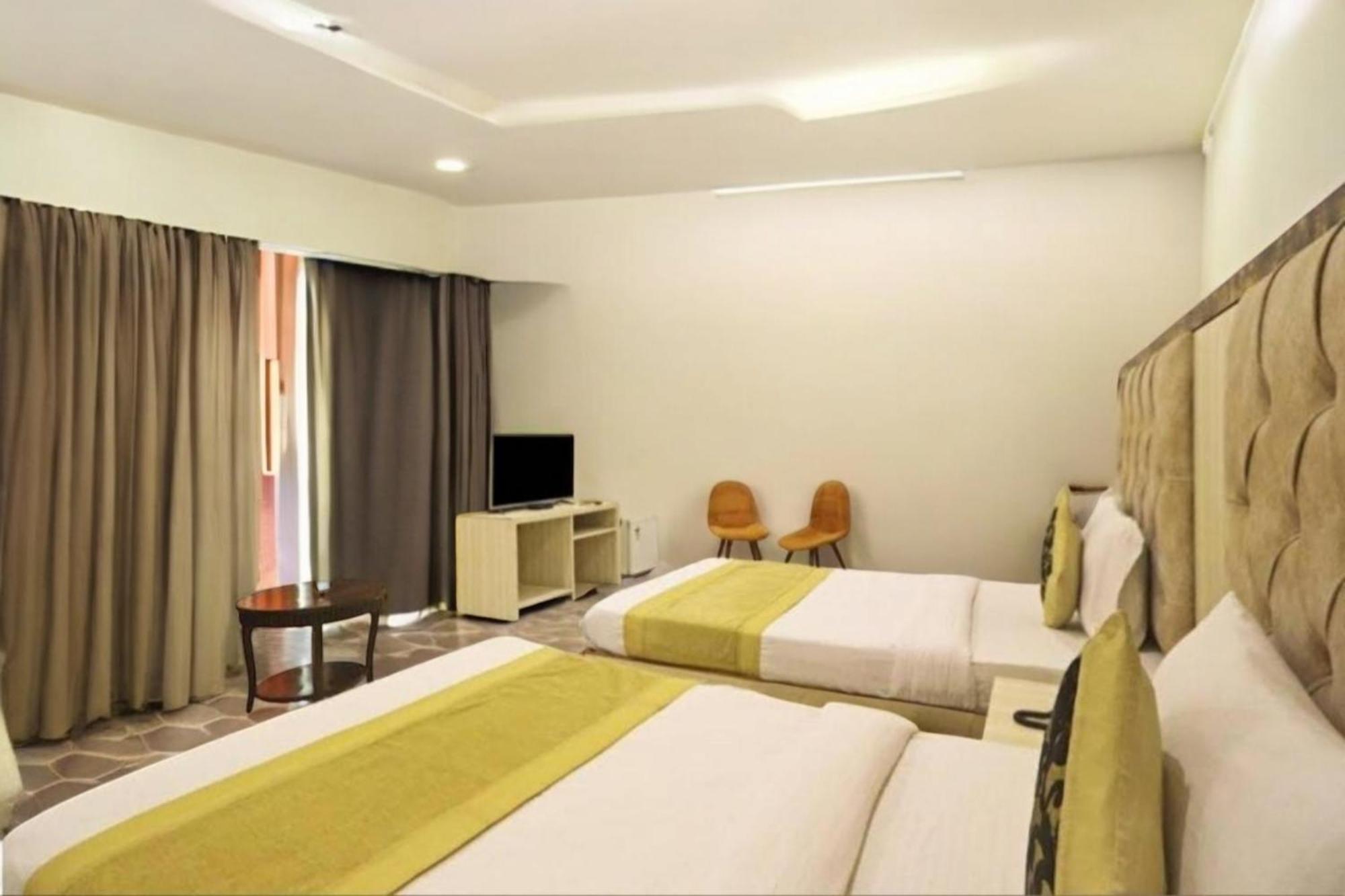 Hotel Almora Sky Near By Delhi International Airport With - Free Airport Pickup And Drop New Delhi Exterior photo