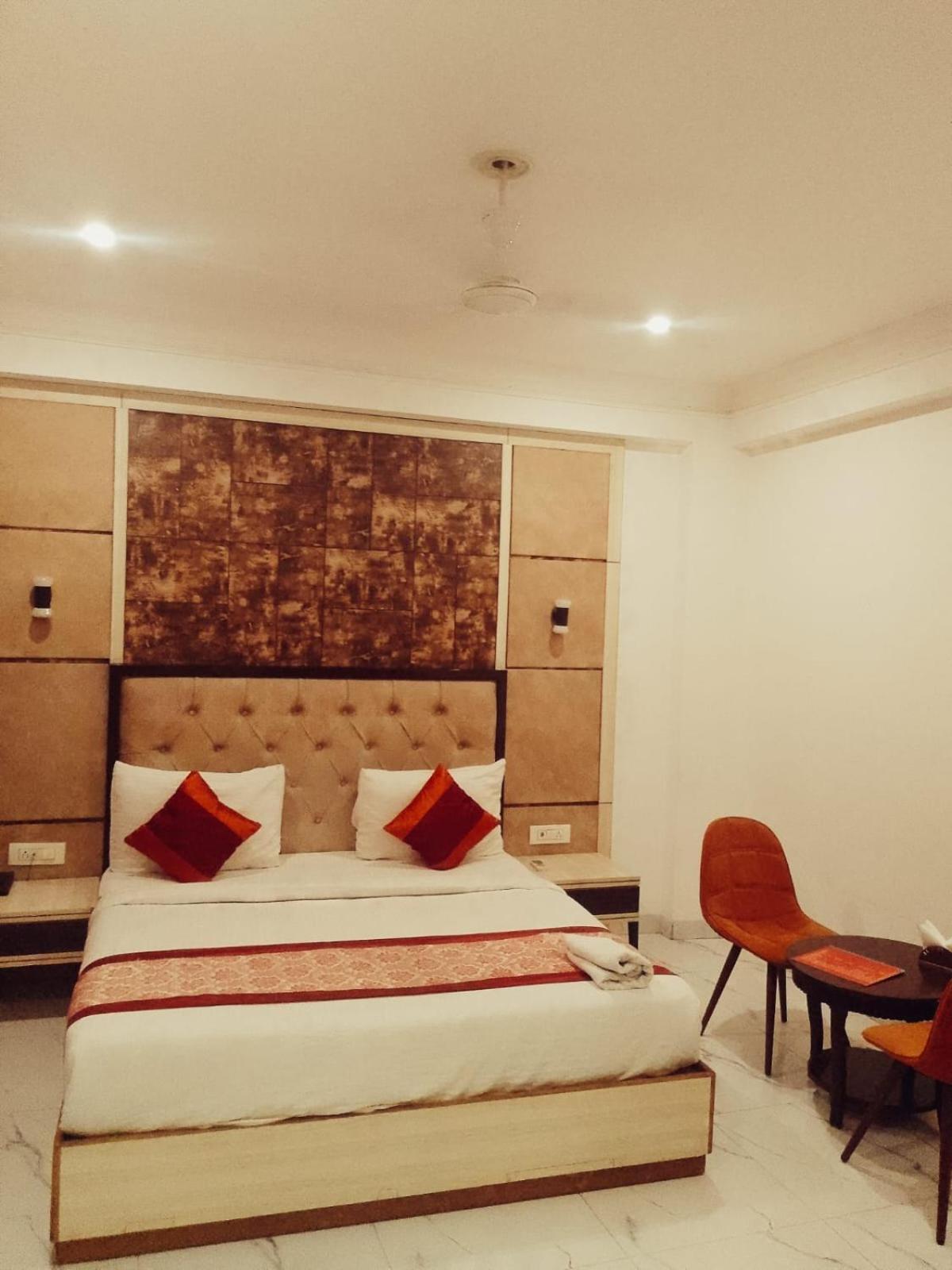 Hotel Almora Sky Near By Delhi International Airport With - Free Airport Pickup And Drop New Delhi Exterior photo